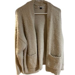 ✨NWOT American Eagle Whoa So Cozy Fuzzy Cardigan✨